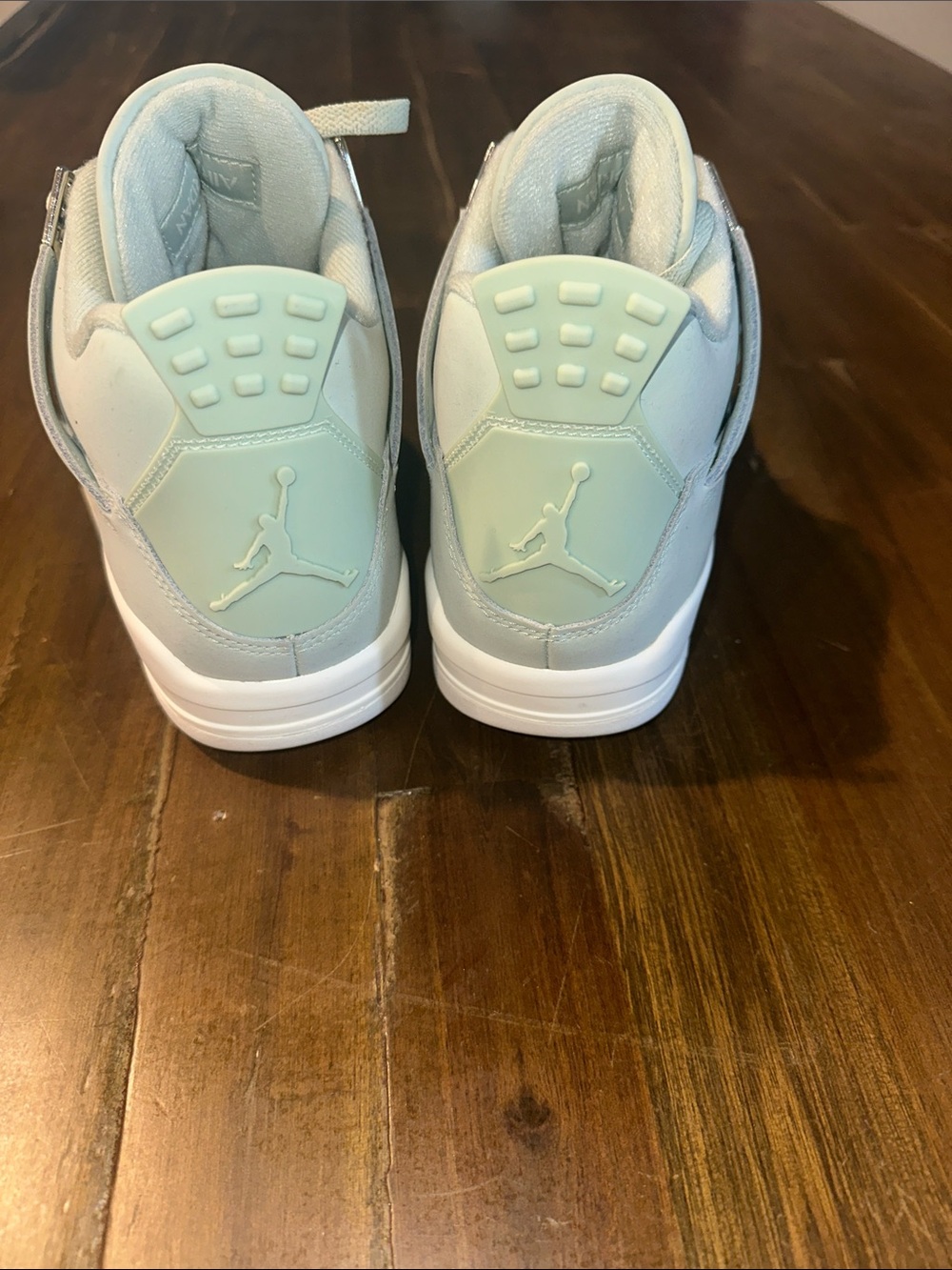 Jordan Women Mint Green Retro Basketball Sneakers BRAND NEW - Picture 2 of 6